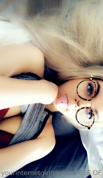yourinternetgirlfriendx