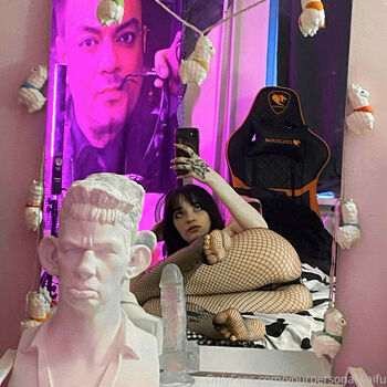 Yourpersonalwaifu