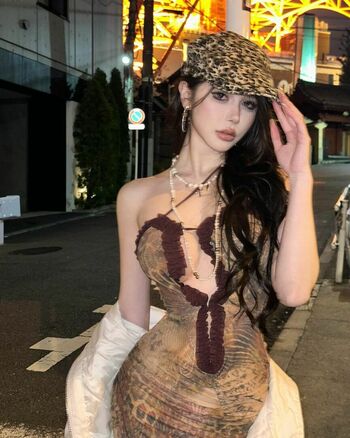 Yuan Sayuki Weme