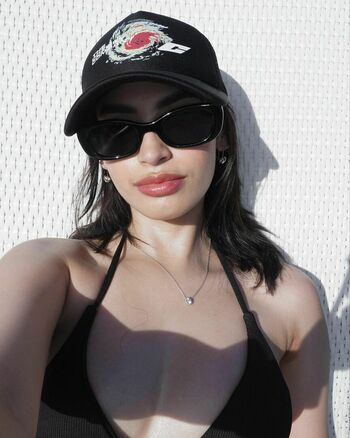 yvonnearesu_