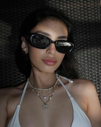 yvonnearesu_