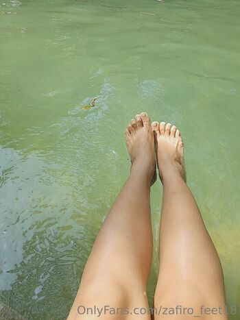 zafiro_feet18