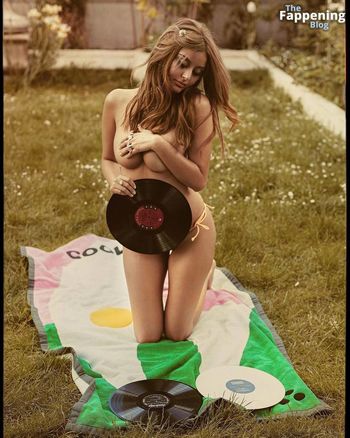 Zahia Dehar