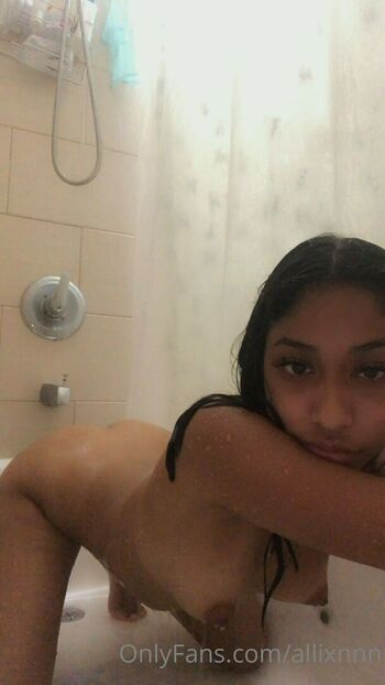 Zeleya Dominguez