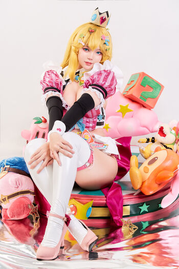 ZinieQ Cosplayer