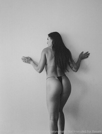 Zoe Bloom