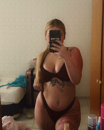 Zoe_ellerington