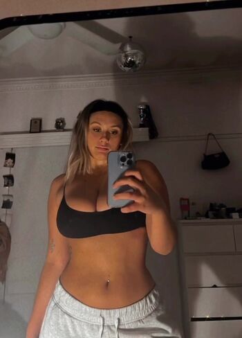 Zoe H