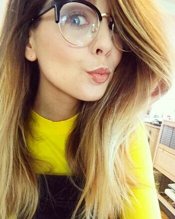 Zoë Sugg