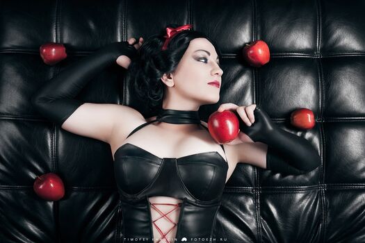 Zoe Volf Cosplay