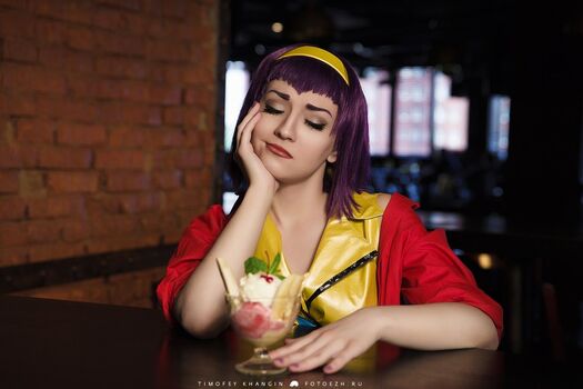 Zoe Volf Cosplay