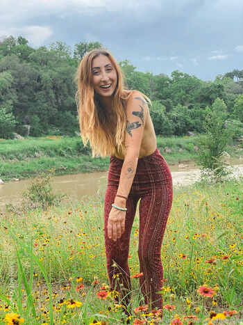 zoebytheriverfree