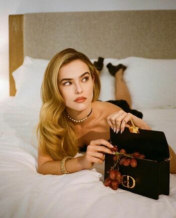 Zoey Deutch