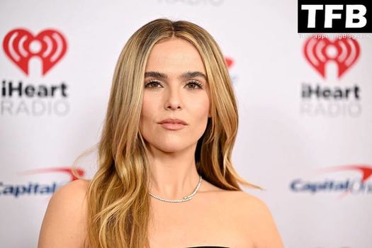 Zoey Deutch