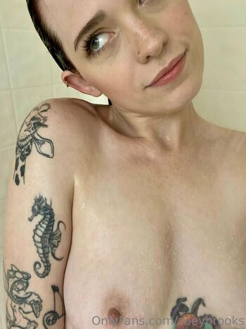 zoeybrooks