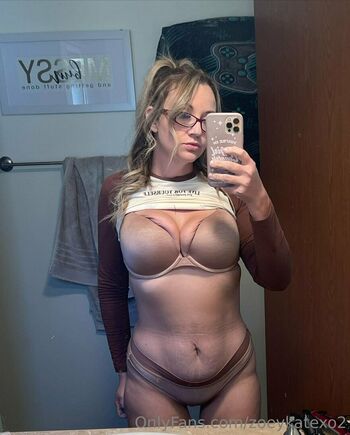 zoeykatexo2