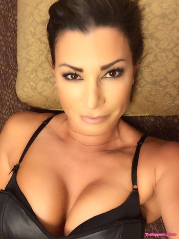 Lisa Marie Varon