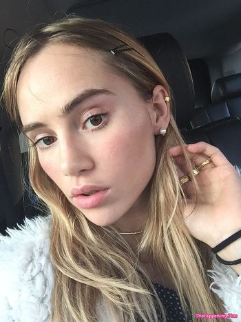 Suki Waterhouse