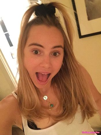 Suki Waterhouse