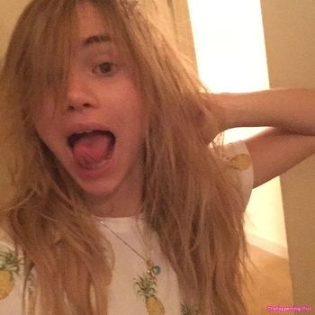 Suki Waterhouse