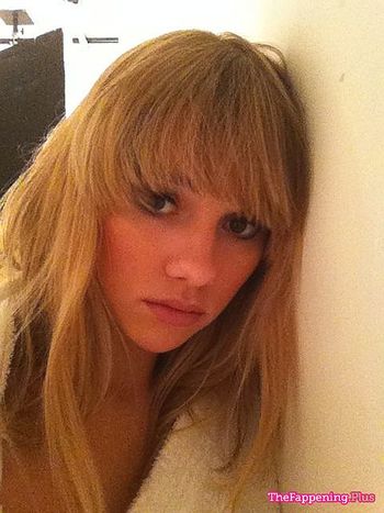 Suki Waterhouse