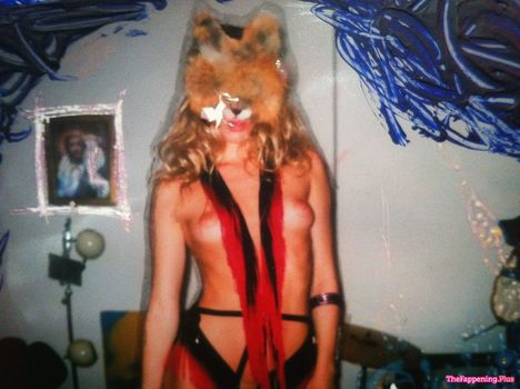Suki Waterhouse