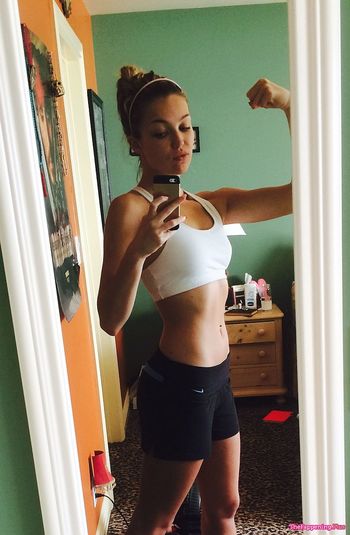 Lili Simmons
