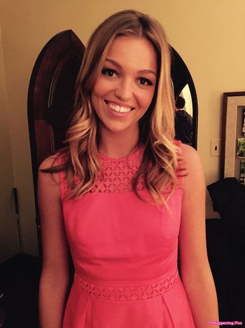 Lili Simmons